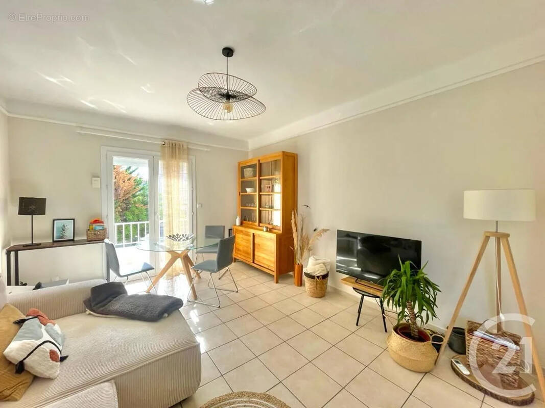 Appartement à SIX-FOURS-LES-PLAGES