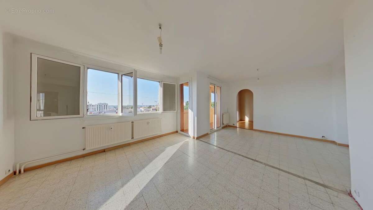Appartement 82 m² à Nimes  - photo 3