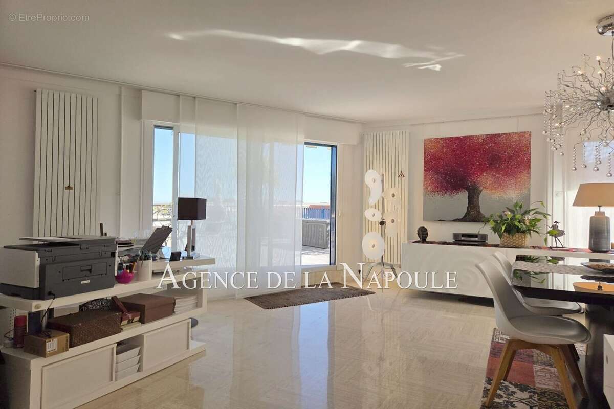 Appartement à MANDELIEU-LA-NAPOULE