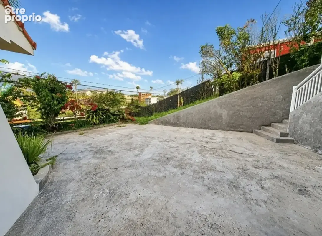 A vendre - Fort de France – Quartier Didier - Maison d'architecte – 7 Pièces – 4 Chambres + Petit T2 Indépendant - photo 43