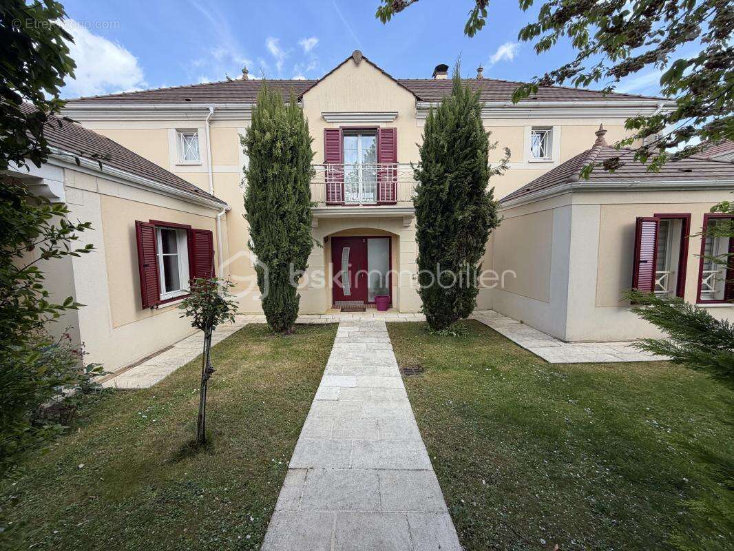 Maison à MAGNY-LE-HONGRE
