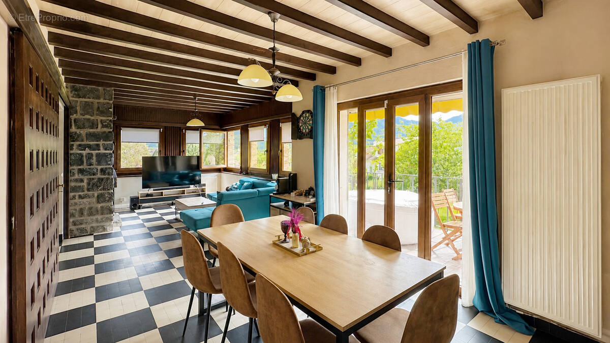 Maison à VIUZ-EN-SALLAZ
