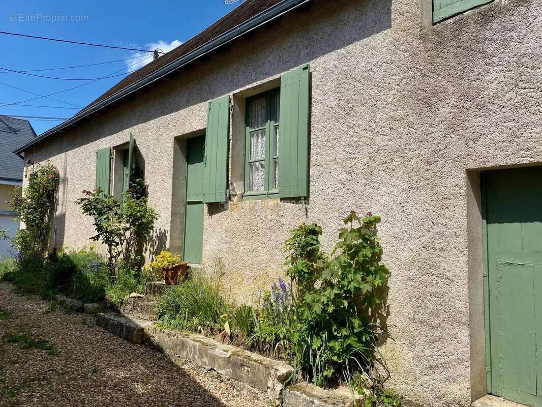Maison à LA CHARTRE-SUR-LE-LOIR