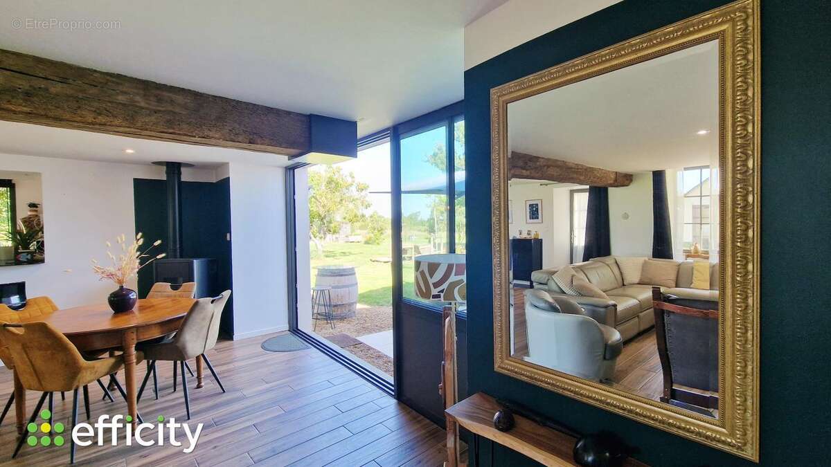 Maison 266 m² à Rochefort-Sur-Loire  - photo 4