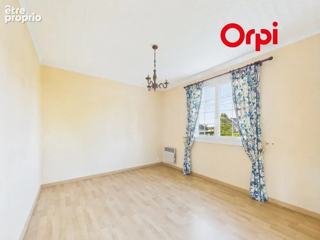 À Menneval, une maison pleine de potentiel à découvrir ! - photo 11