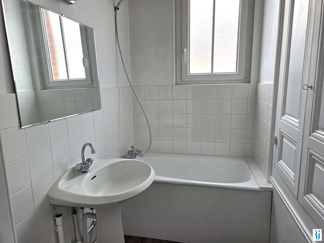 Appartement à MONT-SAINT-AIGNAN