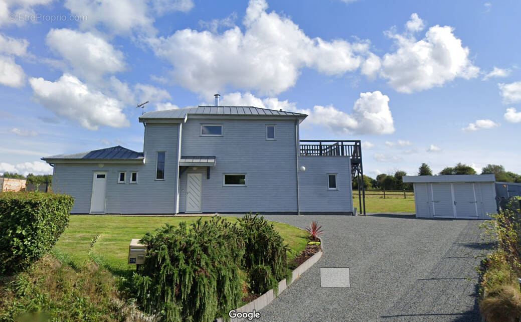 Maison à EMONDEVILLE