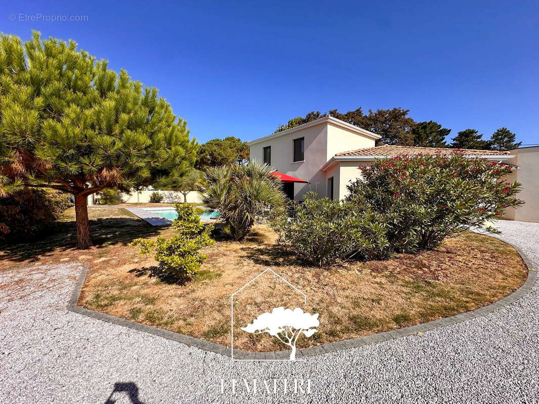 Maison à LES MATHES