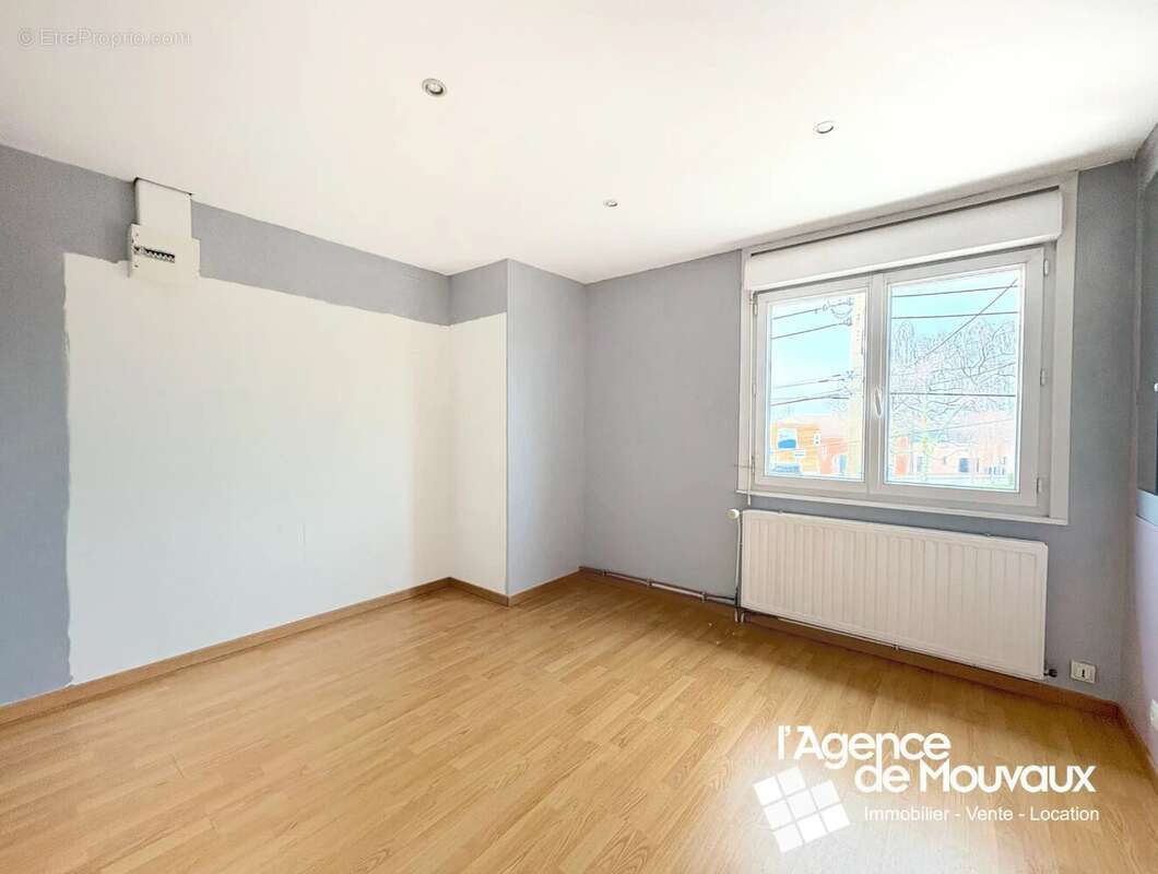 Maison à NEUVILLE-EN-FERRAIN