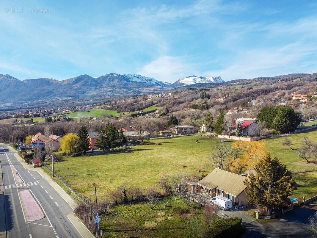 Terrain à LA ROCHETTE