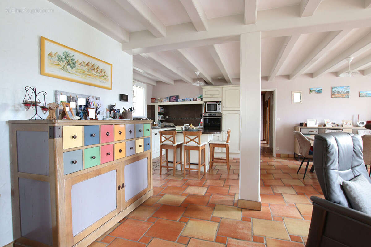 Maison familiale 7 pièces avec piscine ? La Crèche (15 min de Niort) - photo 10