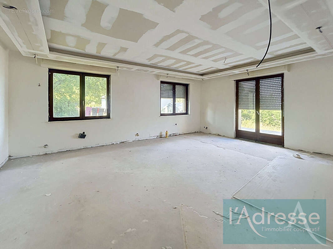 Maison Pange 5 pièce(s) 123 m2 - 5 chambres - 7 pièces - garage - jardin - terrasse - cave - photo 2