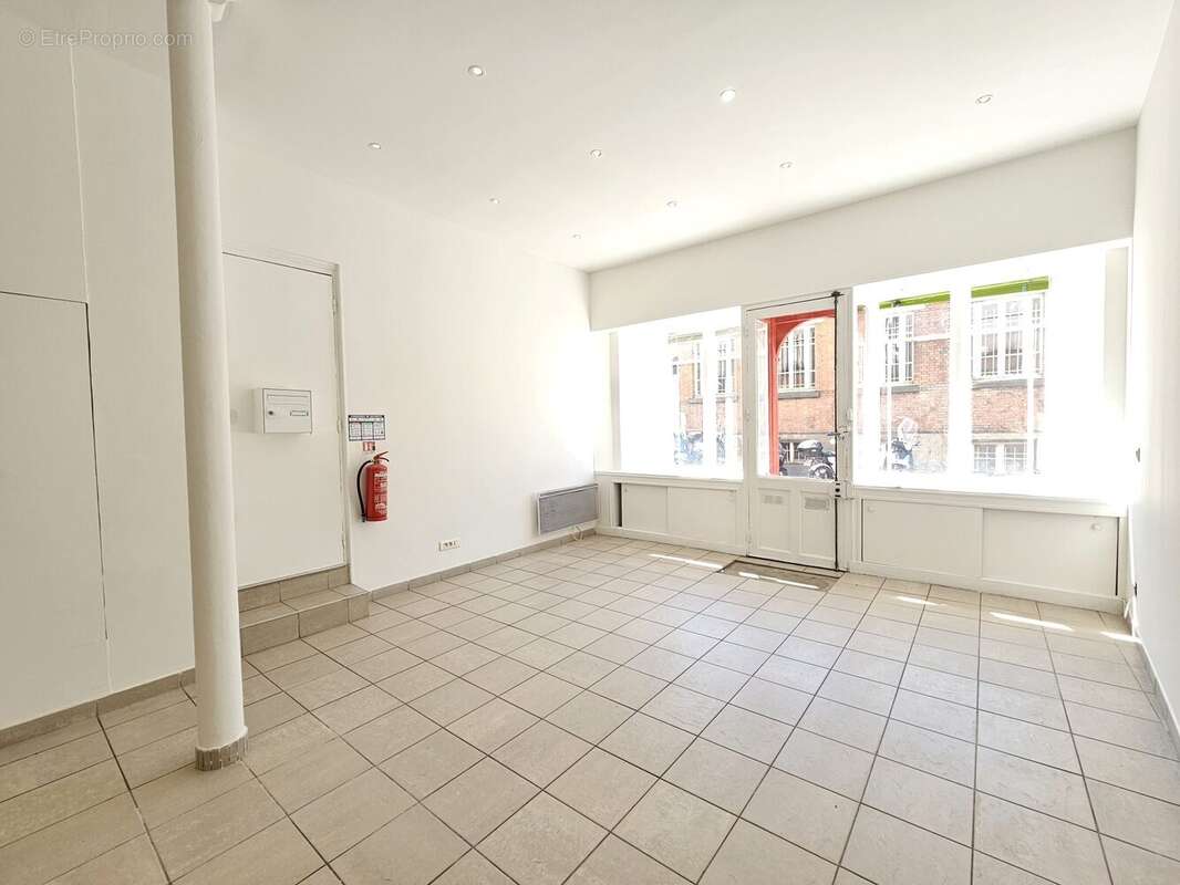 Commerce à PARIS-11E