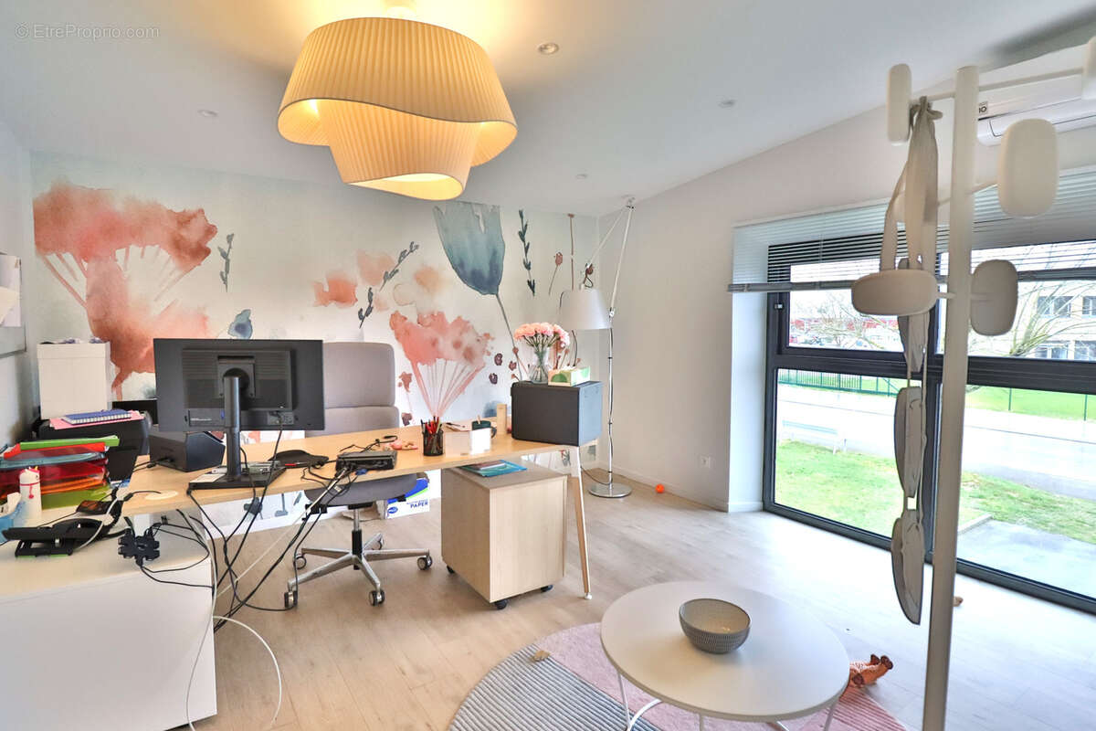 Commerce à SAINTE-SAVINE