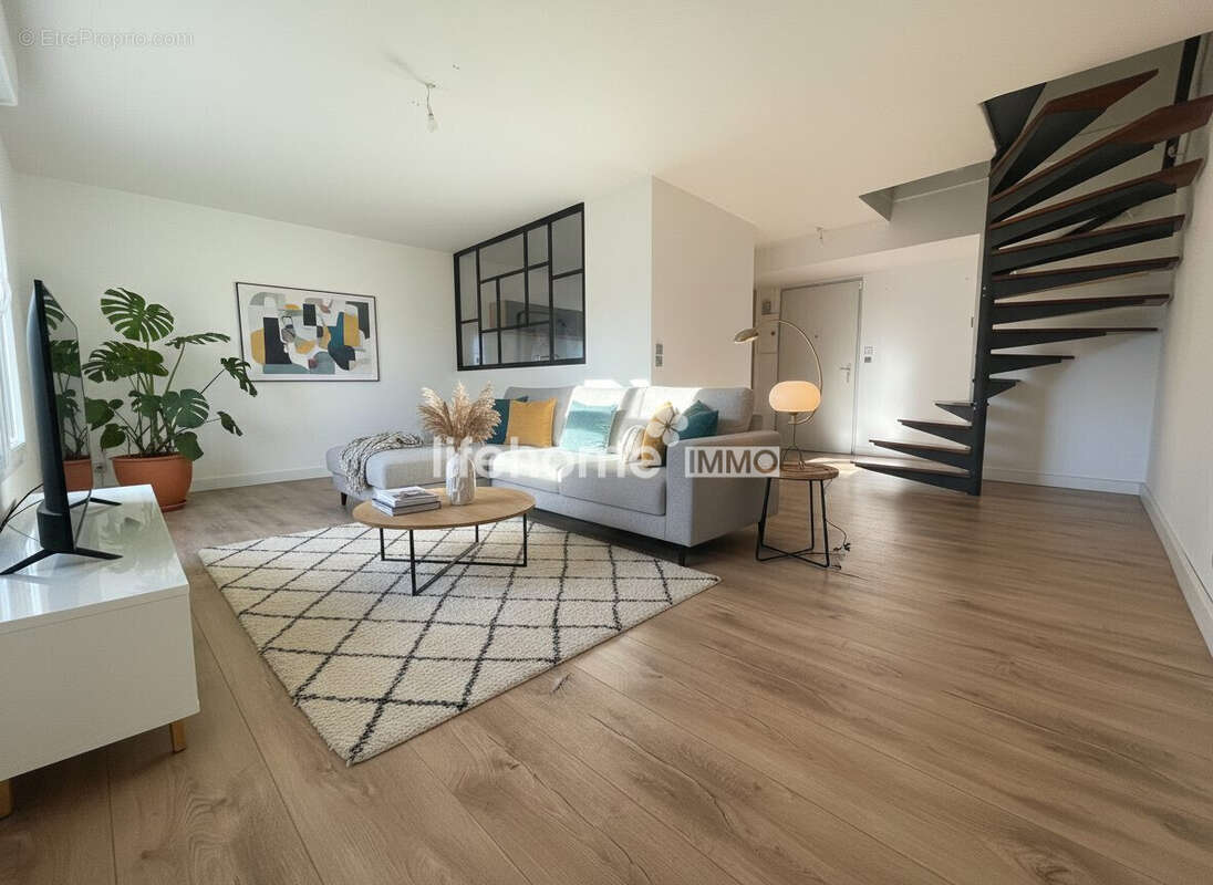 Appartement à LATTES