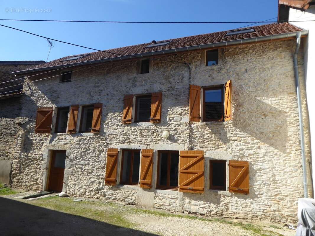 Maison à CREMIEU