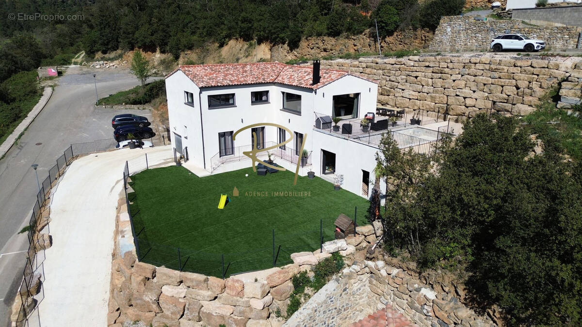 Maison à SAINT-JEAN-DU-PIN