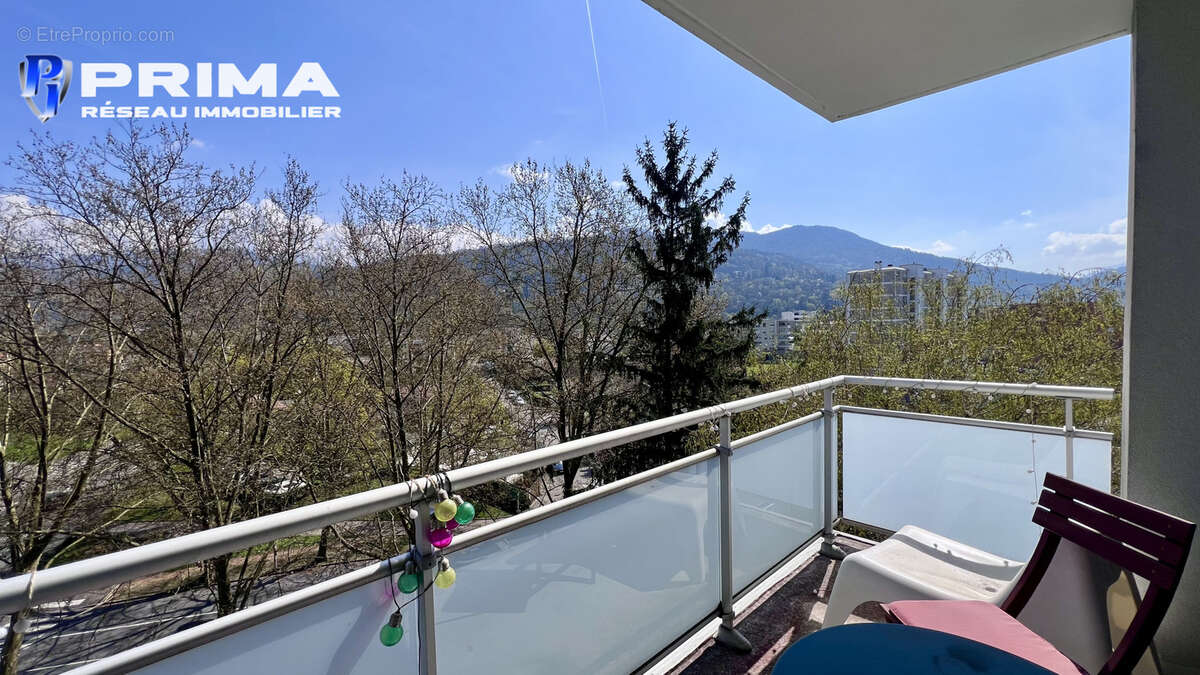 Appartement à SAINT-MARTIN-D'HERES