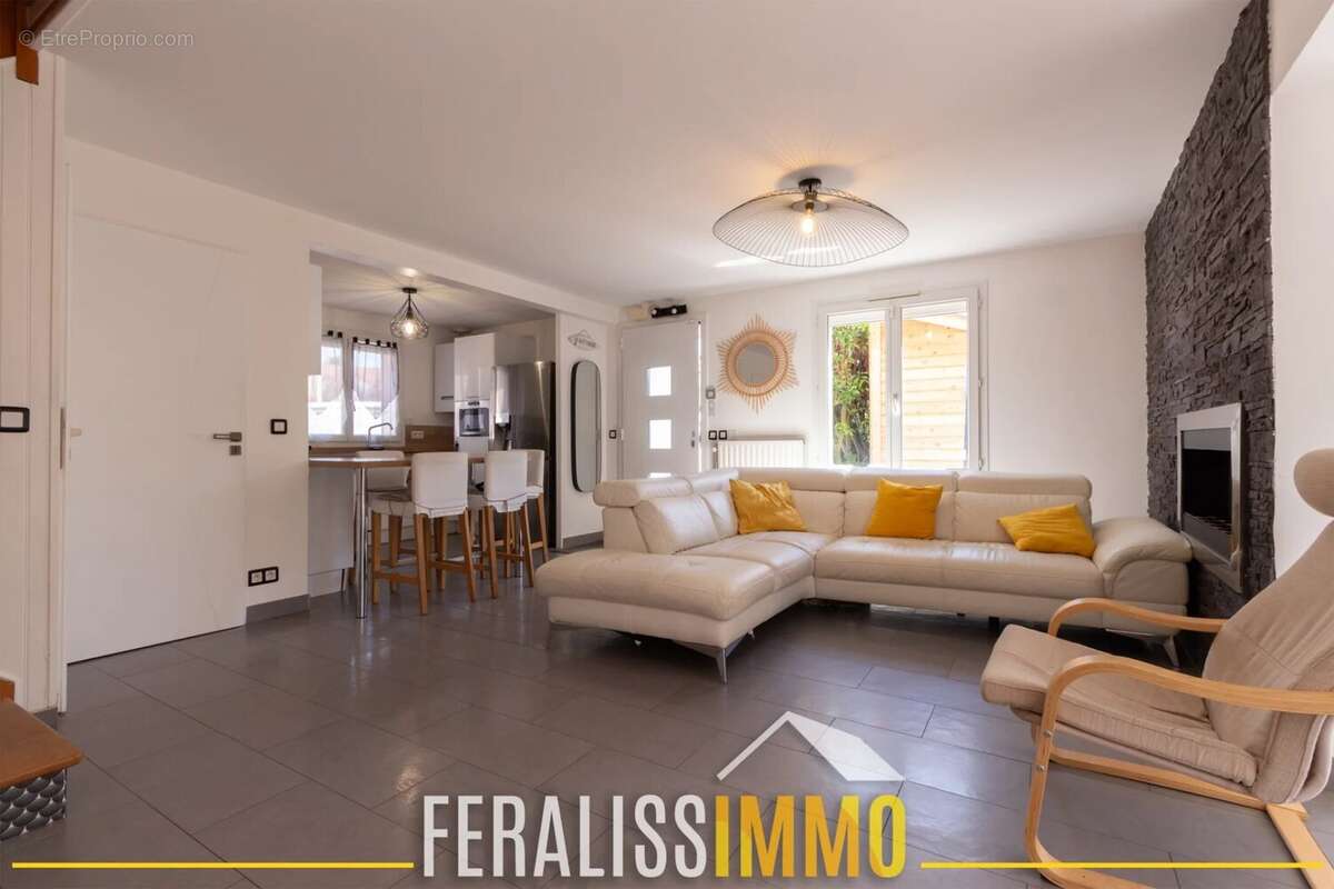 Maison à COURDIMANCHE