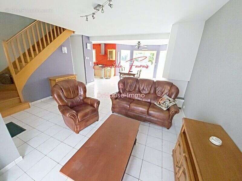 Maison à SAINT-GERMAIN-EN-COGLES