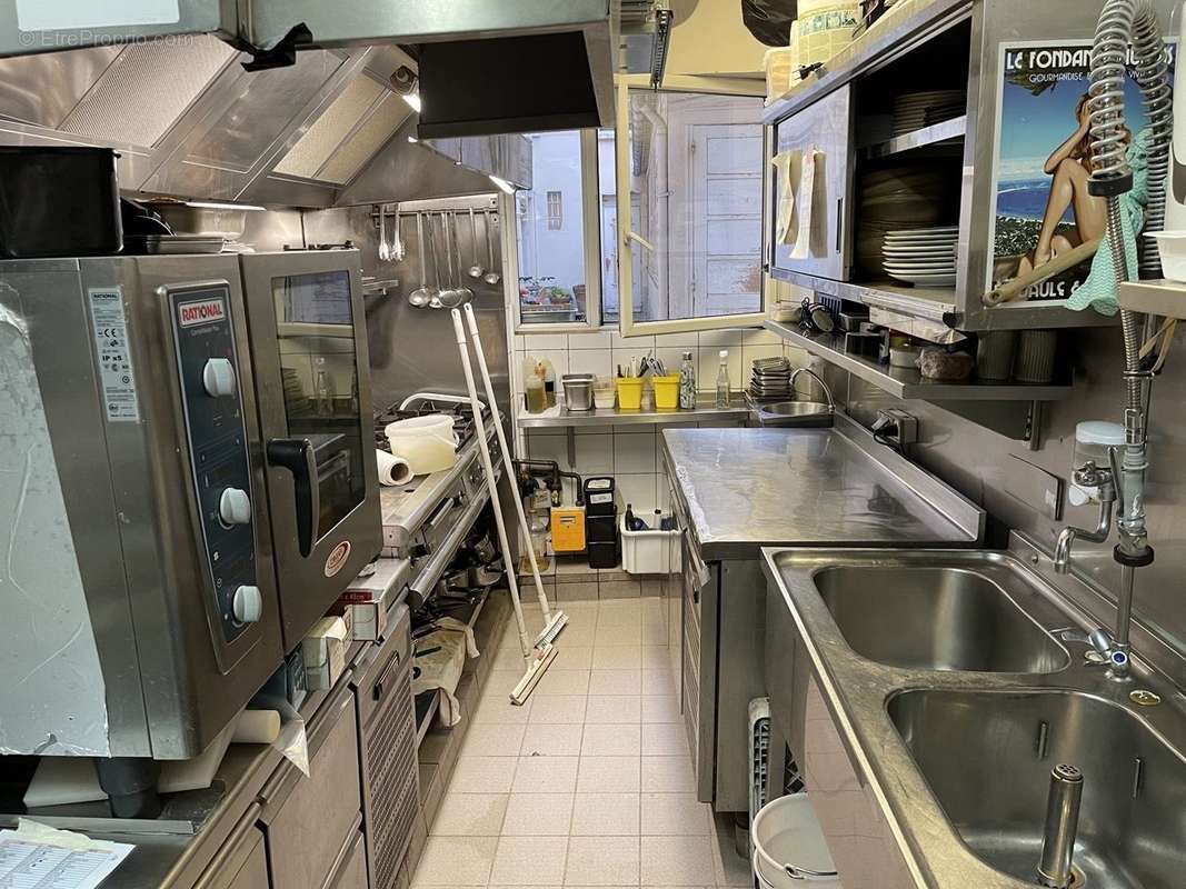 90 m² à Paris-11e  - photo 2