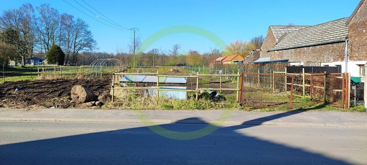 Terrain à FLINES-LES-MORTAGNE