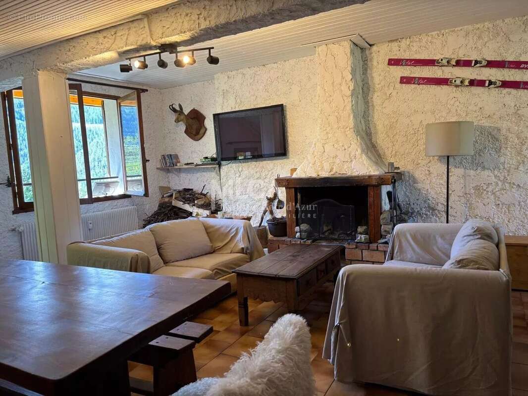 Appartement à SAINT-ETIENNE-DE-TINEE