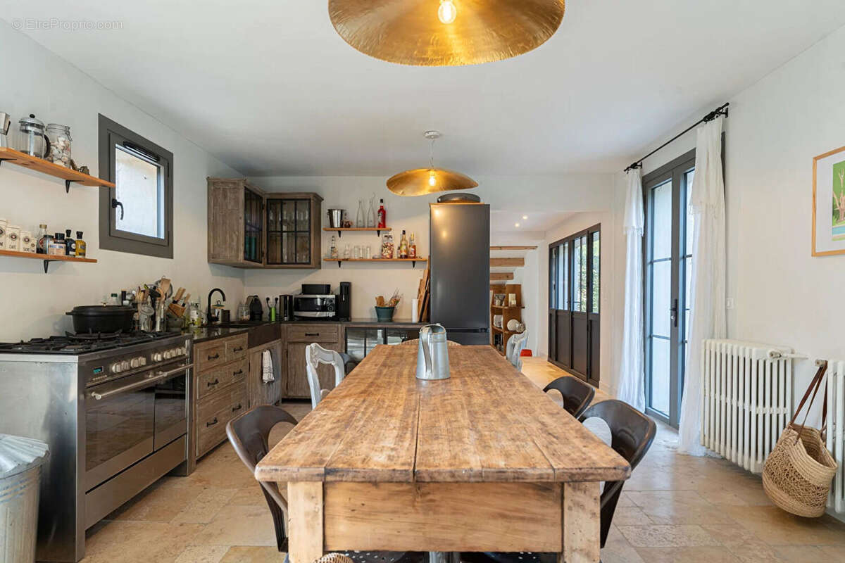 Maison à VAUVENARGUES