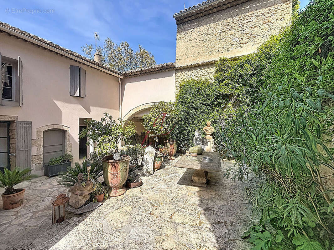 Maison à ROBION