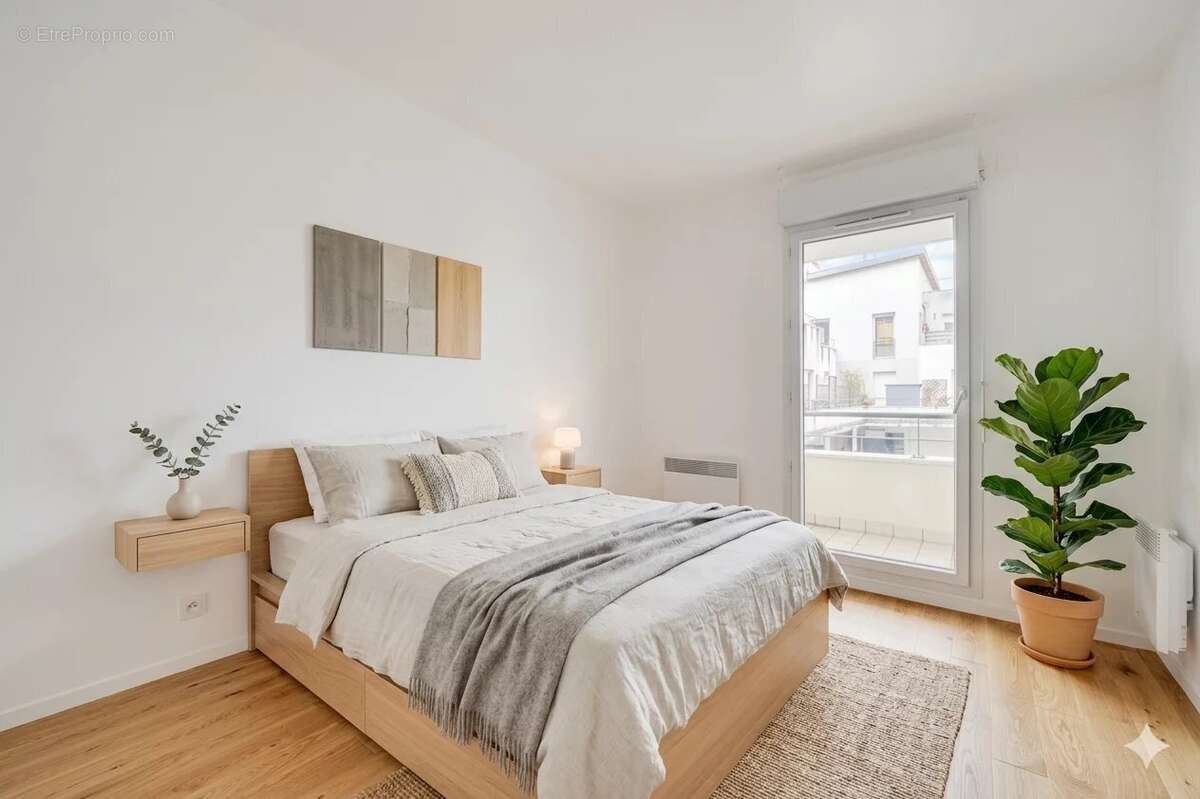 Appartement à COURBEVOIE