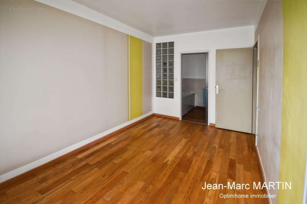Villeneuve-d’Ascq – Appartement 107 m² avec rez-de-jardin privatif fermé et sécurisé – Résidence de standing – Chaîne des Lacs à - photo 14