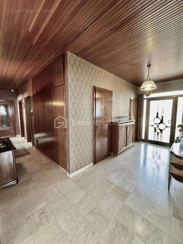  Sur les hauteurs de Creutzwald, en lisière de forêt – Maison familiale de 175 m² avec appartement indépendant et plus de 100 m² - photo 3