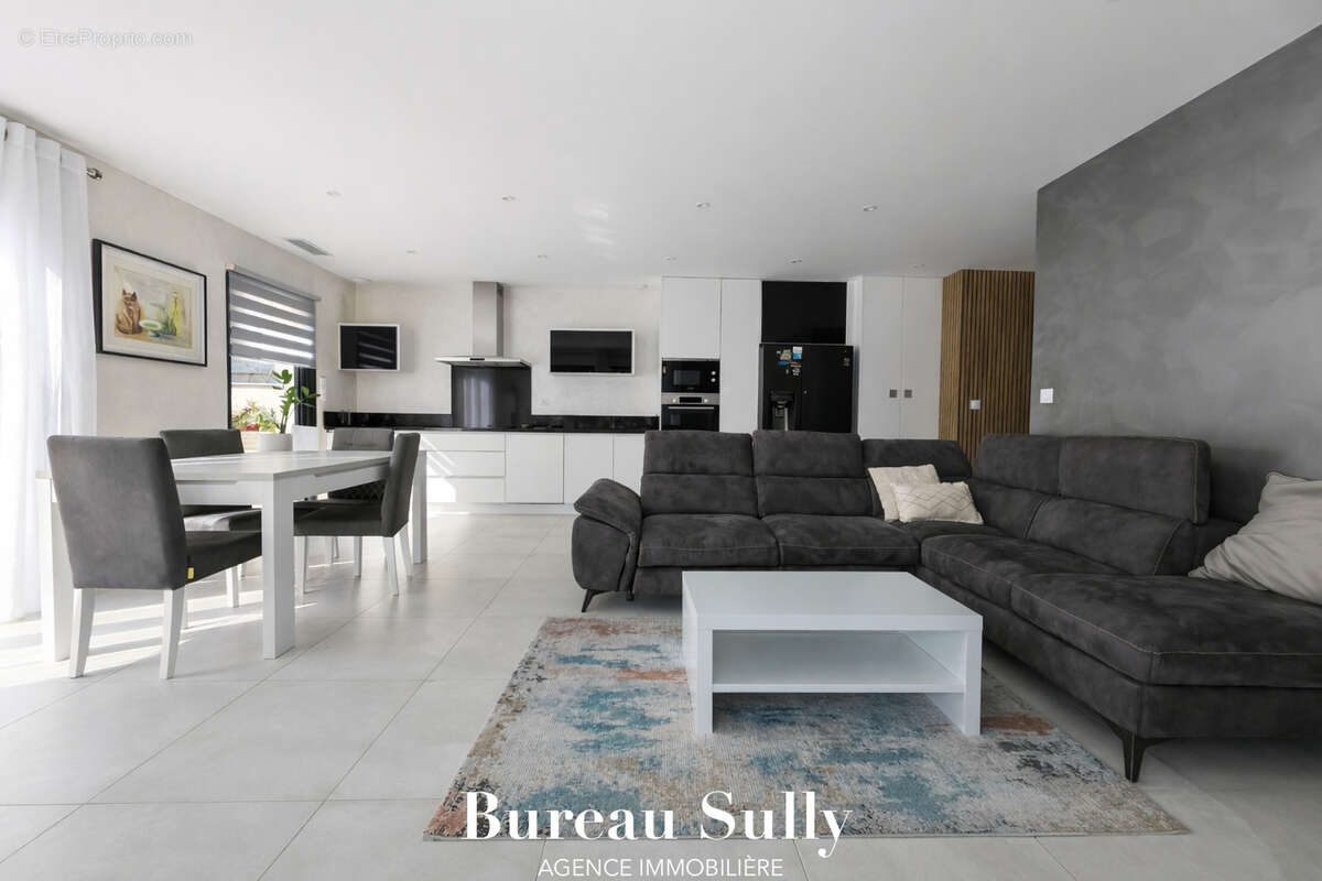 Maison à REVENTIN-VAUGRIS