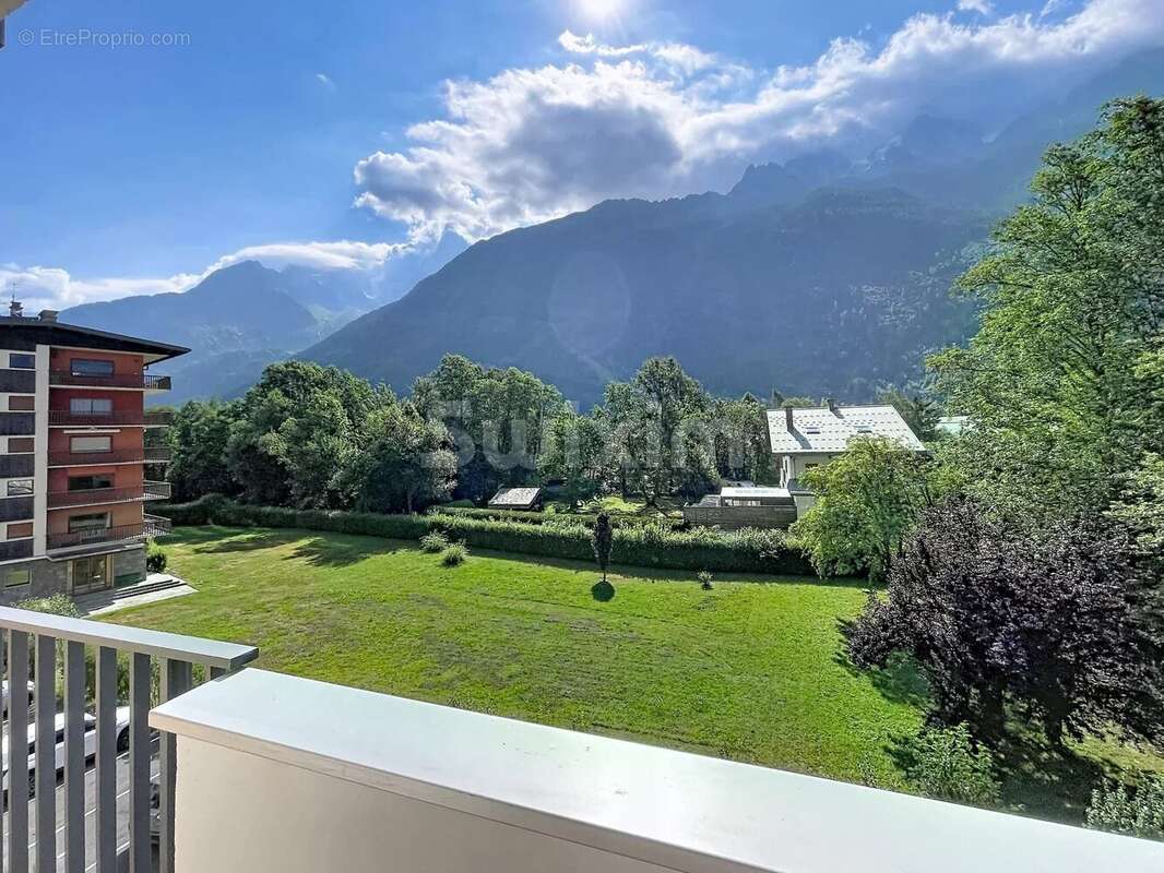 CHAMONIX-MONT-BLANC – Appartement T3 avec parking privatif et cave - photo 5