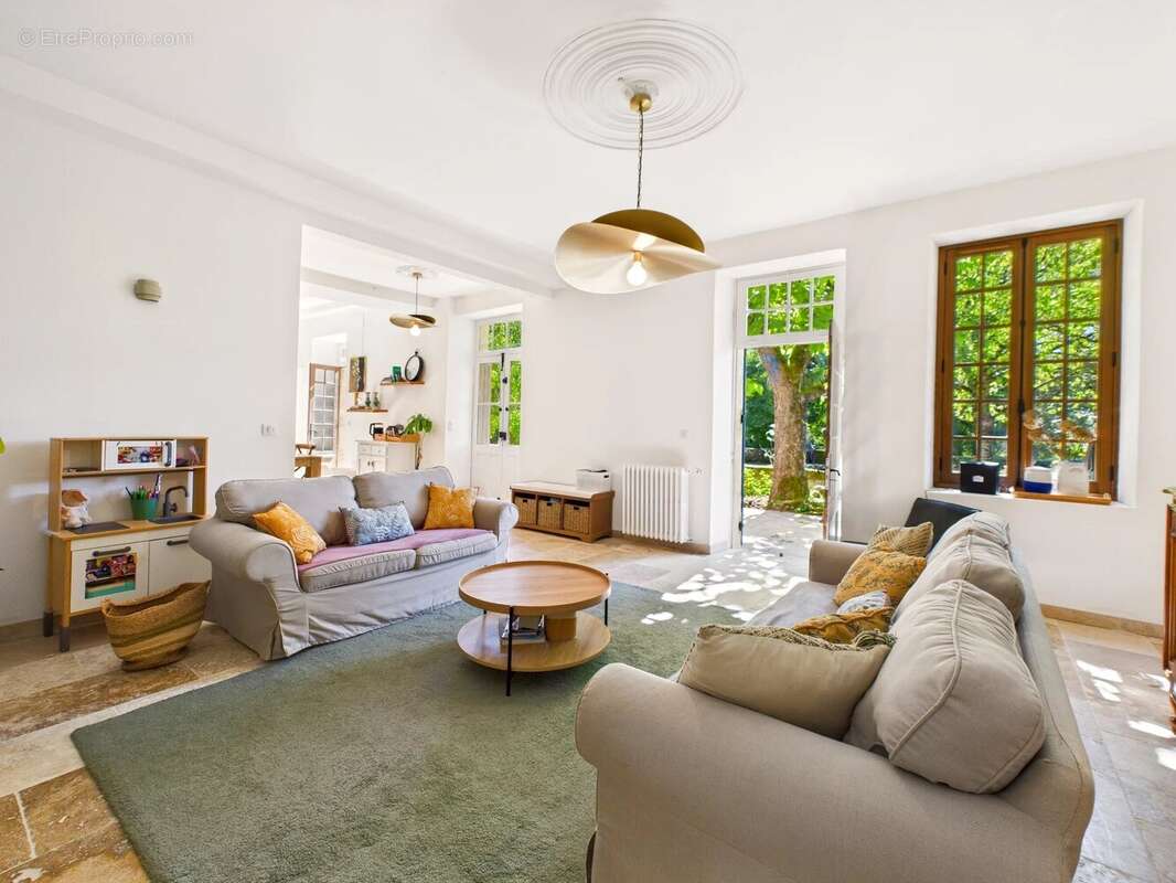 Maison à BEYNAC-ET-CAZENAC