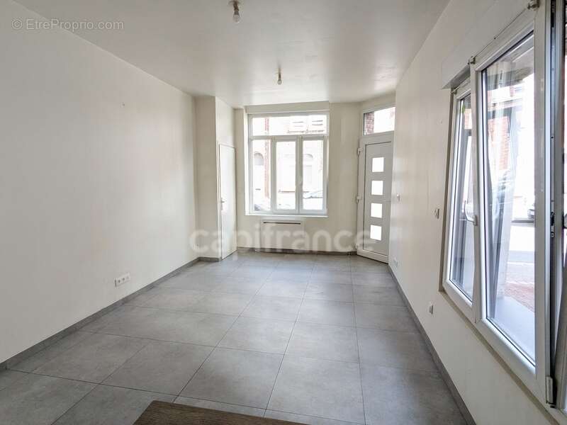 Maison à NEUVILLE-EN-FERRAIN