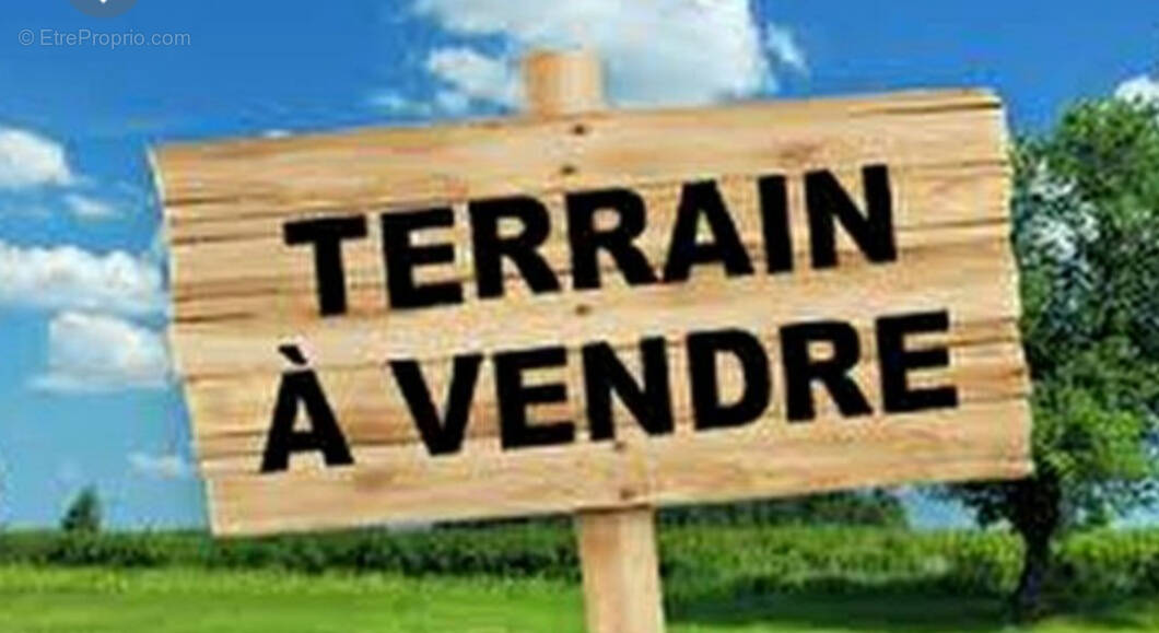 Terrain à VILLACOURT