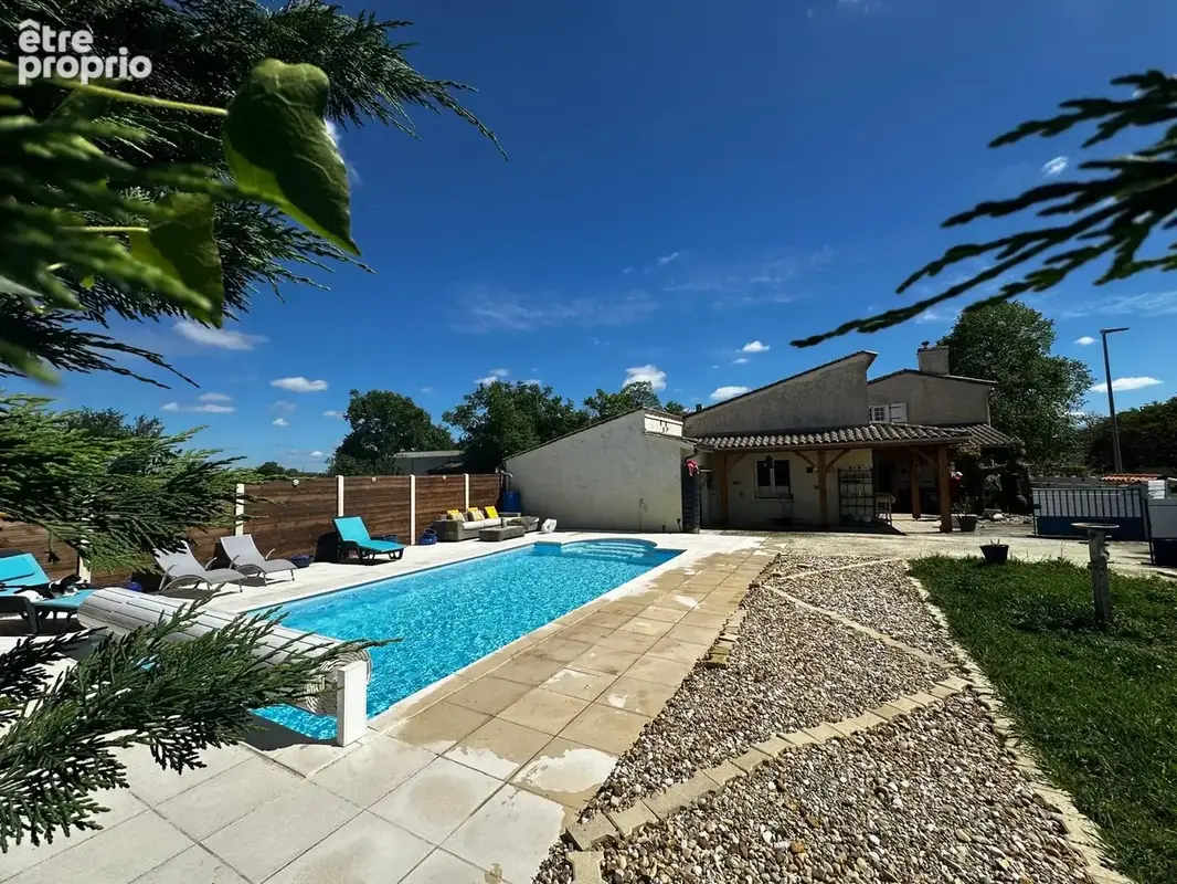 Maison 5 pièces 162 m² à vendre à Lalande-De-Pomerol (33500) - photo 1