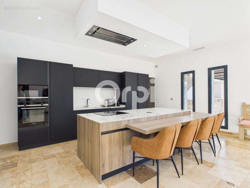 Maison à MONTAUROUX