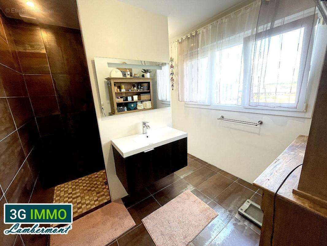 Maison à COSNES-ET-ROMAIN