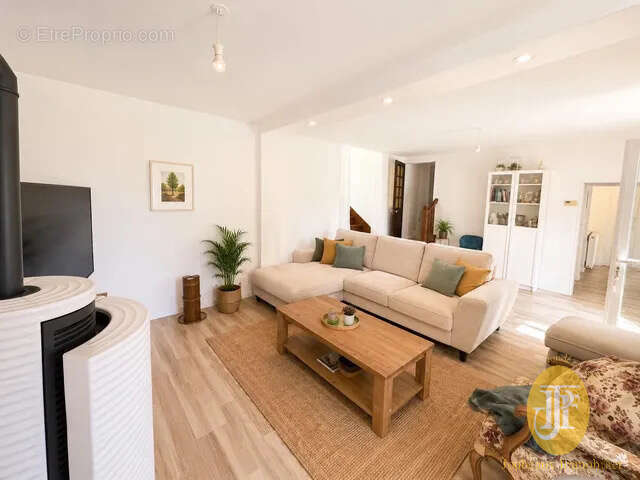 Maison en très bon été à  15 minutes à pied de la gare - photo 2