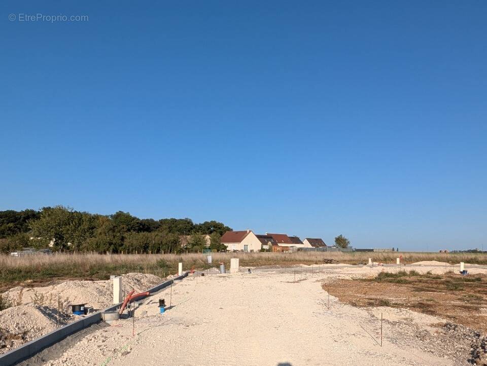 Terrain à ROINVILLE