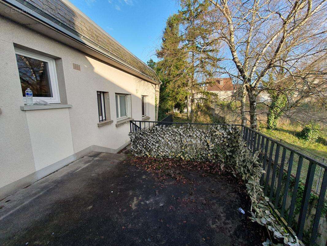 Maison Bourges 8 pièce(s) 180 m2 - photo 5