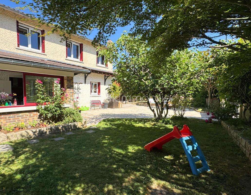 Maison à ATHIS-MONS