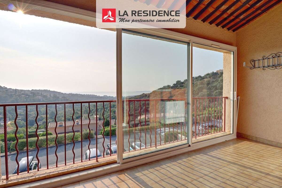 Appartement à ROQUEBRUNE-SUR-ARGENS