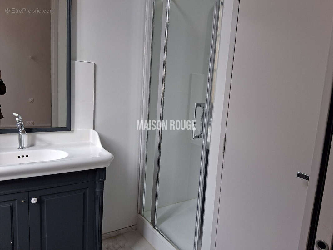 Très bel appartement,186m², 7 pièces, excellent état, à proximité de la cathédrale de Rennes - photo 11