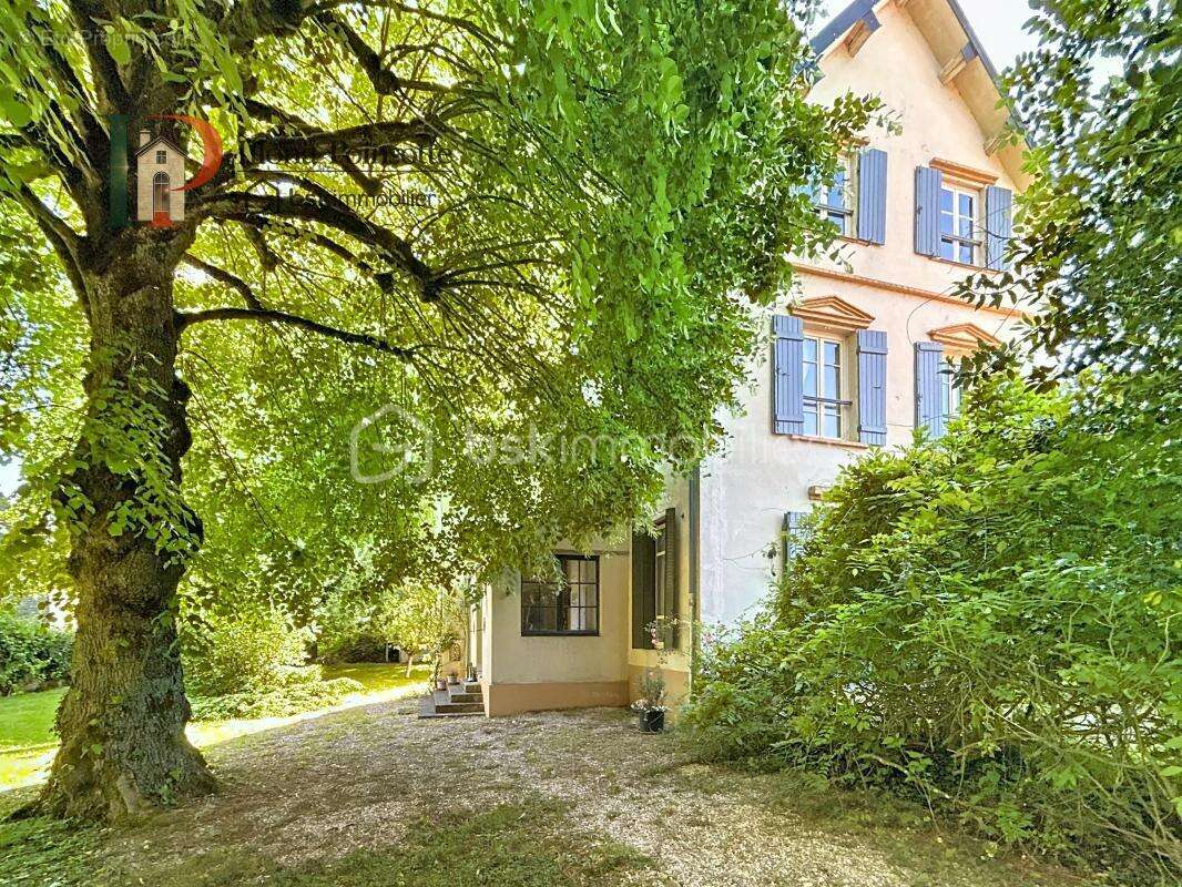 Maison à NOYERS