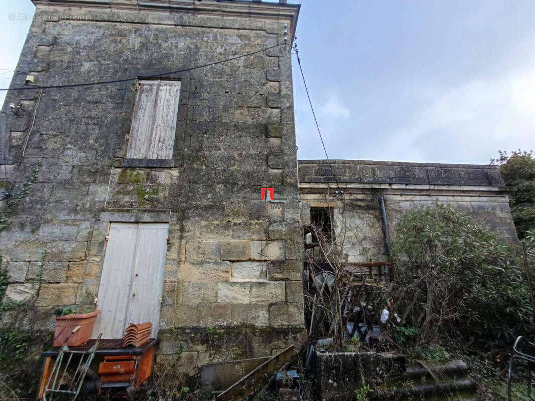 Maison à CARBON-BLANC