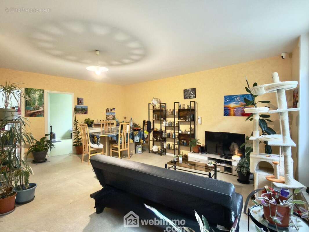 ? est composé d?une pièce de vie? - Appartement à BEAUFORT-EN-VALLEE