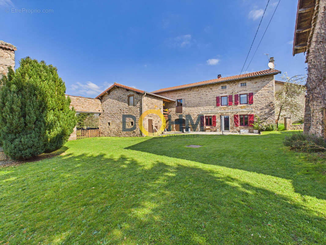 Maison à SAINT-PIERRE-DU-CHAMP